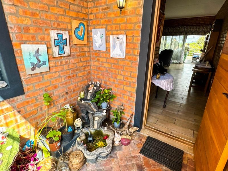 Versatile Dual-Living Opportunity in Klein Brak - Photo 3