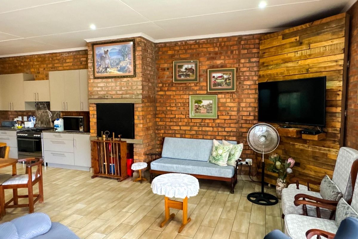 Versatile Dual-Living Opportunity in Klein Brak - Photo 5