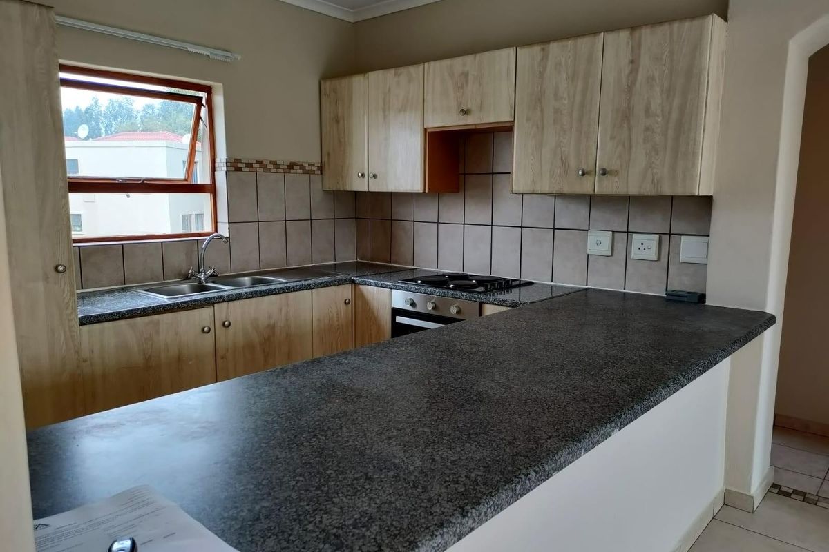 This charming 2 bedroom apartment is located in Villa Toulouse, within the secure Eagle Trace Estate - Photo 2