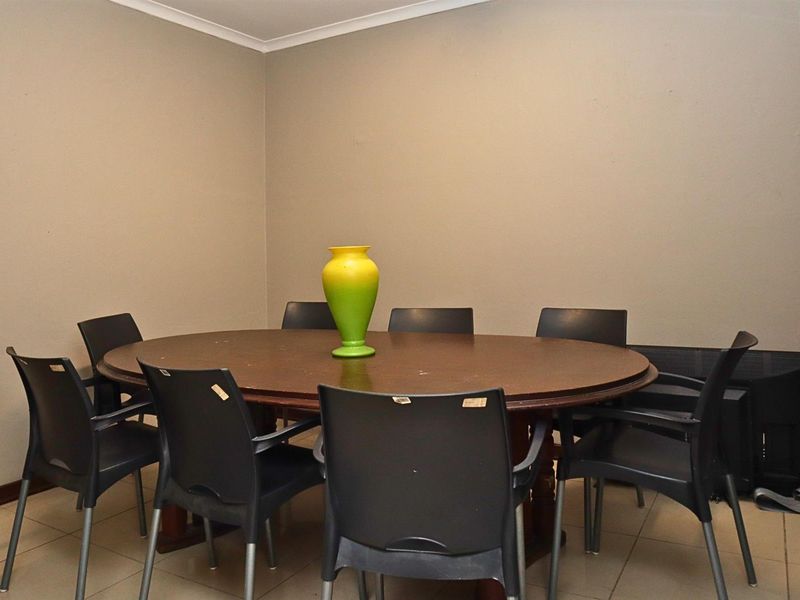 4 Bedroom House with Business Rights for Sale in Maraisburg - Photo 7