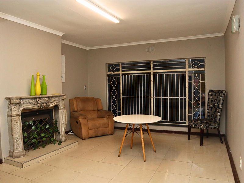 4 Bedroom House with Business Rights for Sale in Maraisburg - Photo 6