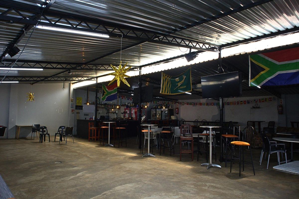 4 Bedroom House with Business Rights for Sale in Maraisburg - Photo 3