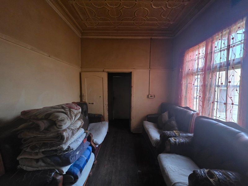 Prime Location - 5 Bedroom Fixer Upper For Sale in Brakpan - Photo 5