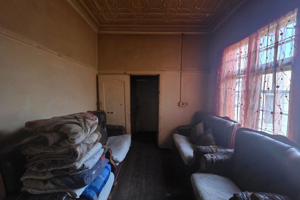 Prime Location - 5 Bedroom Fixer Upper For Sale in Brakpan - Photo 5