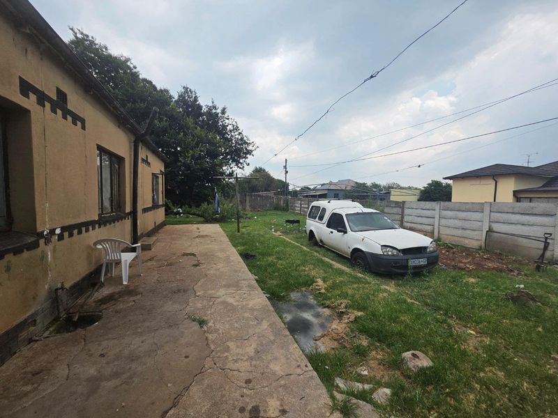 Prime Location - 5 Bedroom Fixer Upper For Sale in Brakpan - Photo 7