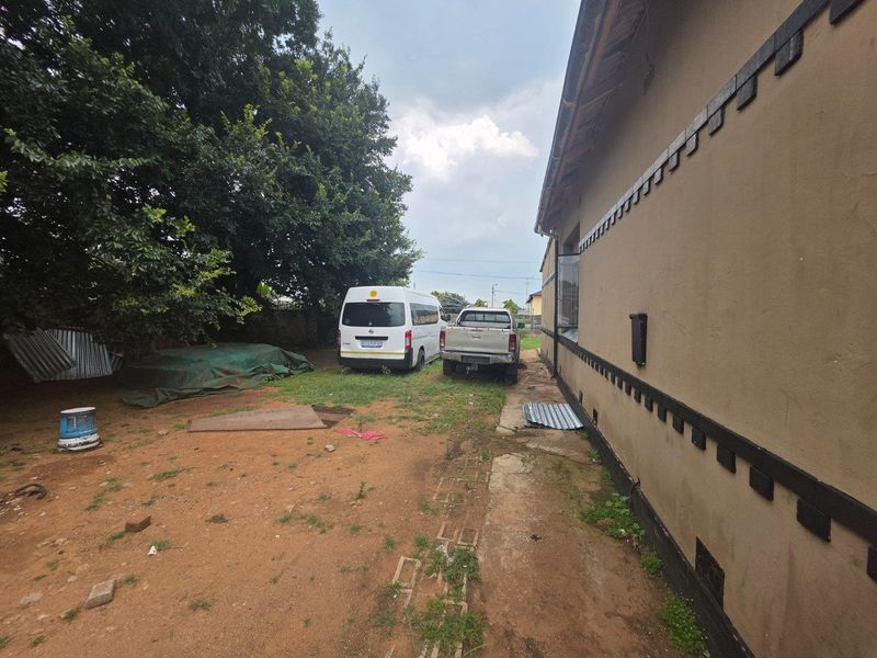 Prime Location - 5 Bedroom Fixer Upper For Sale in Brakpan - Photo 6