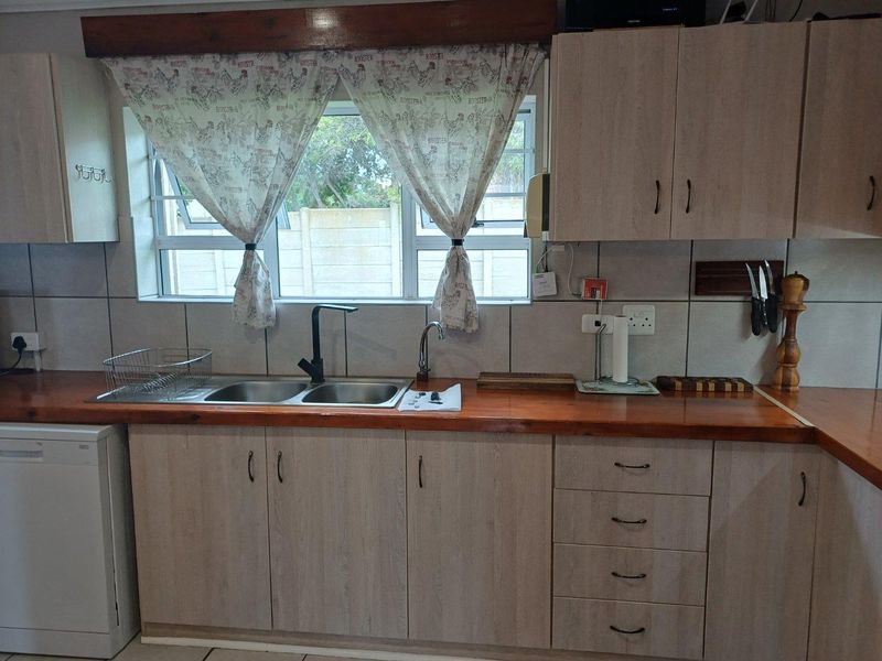 House For Sale in Stilbaai Wes, Stilbaai - Photo 5