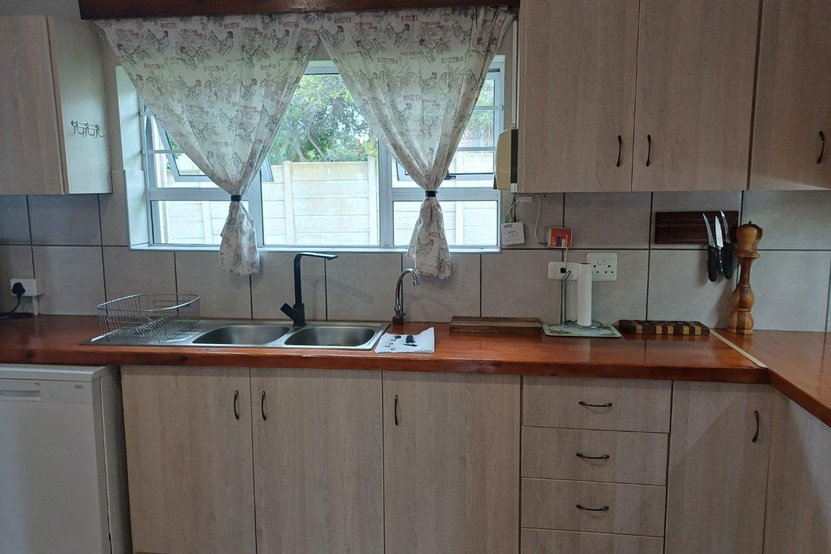House For Sale in Stilbaai Wes, Stilbaai - Photo 5
