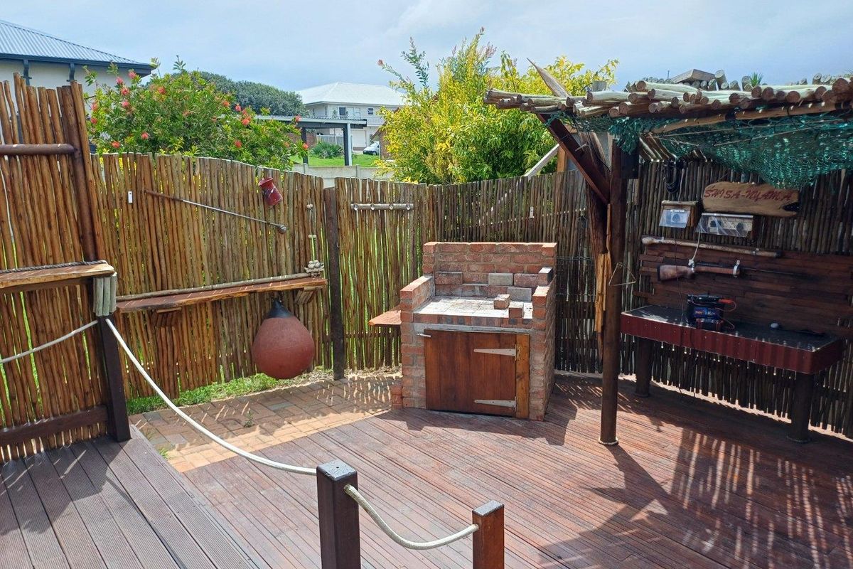 House For Sale in Stilbaai Wes, Stilbaai - Photo 2