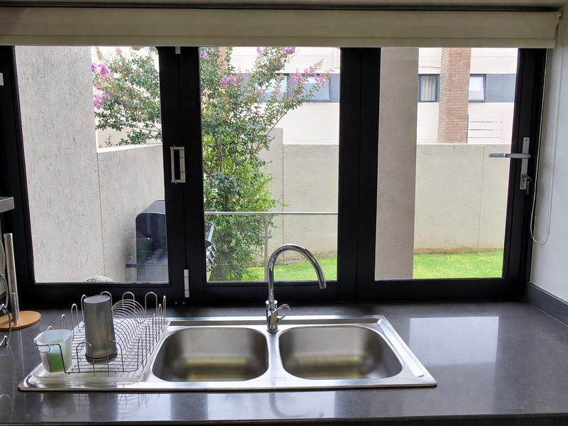 Upmarket Townhouse For Sale in Bryanston Sandton Gauteng - Photo 6