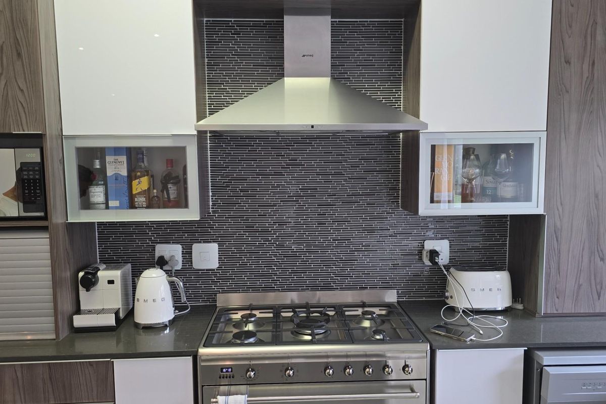Upmarket Townhouse For Sale in Bryanston Sandton Gauteng - Photo 5
