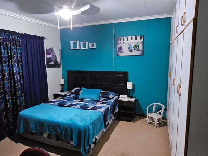 Family home in Keidebees, Upington - Photo 9