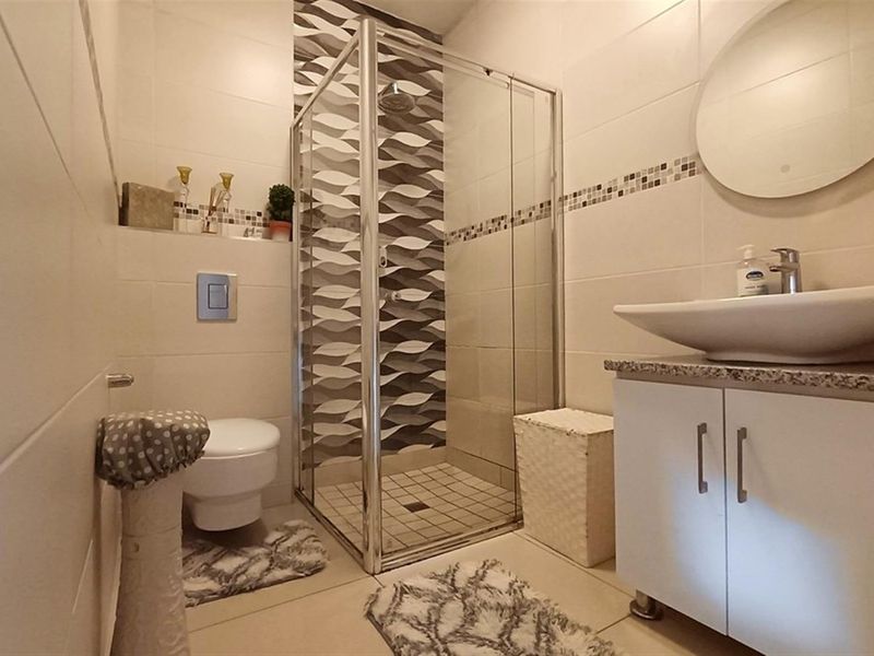 Modern, Secure Living in the Heart of Morningside, Durban. - Photo 6