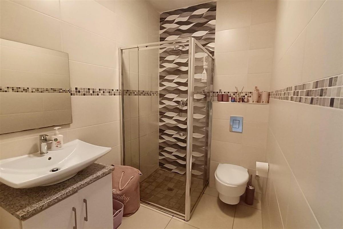 Modern, Secure Living in the Heart of Morningside, Durban. - Photo 4