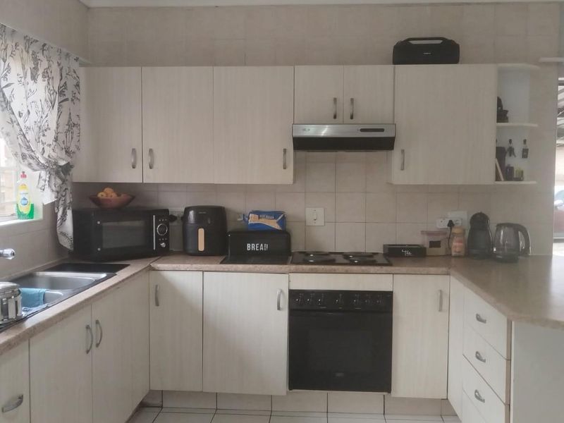 House For Sale in Reyno Ridge, Witbank - Photo 9