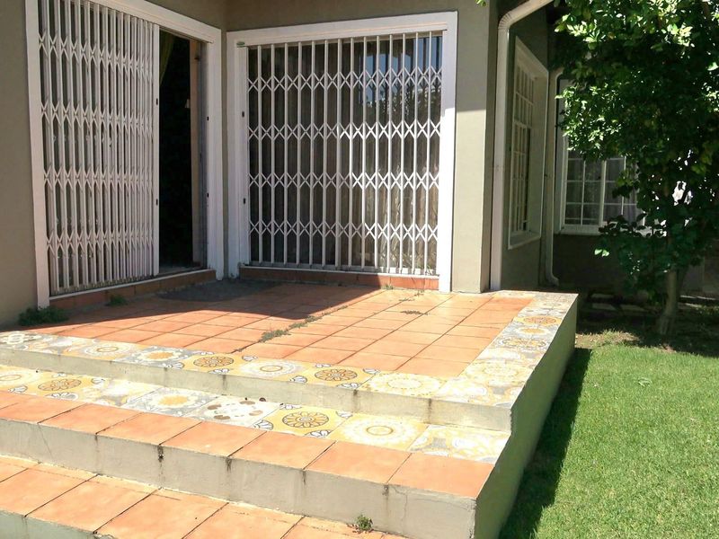 Beautiful , EXCEPTIONALLY well priced townhouse walking distance to the river - Photo 9