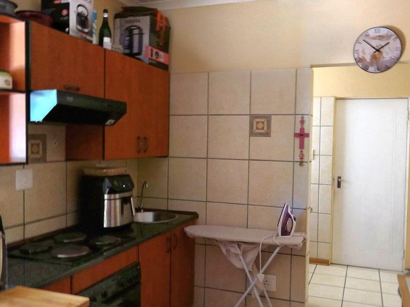 Beautiful , EXCEPTIONALLY well priced townhouse walking distance to the river - Photo 7