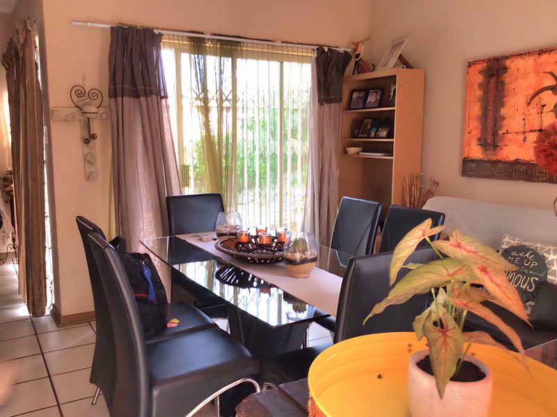 Beautiful , EXCEPTIONALLY well priced townhouse walking distance to the river - Photo 5