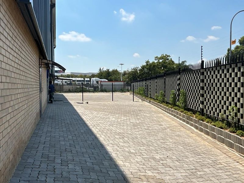 895 sqm Warehouse To Let | Silverview Business Park | Samrand - Photo 7