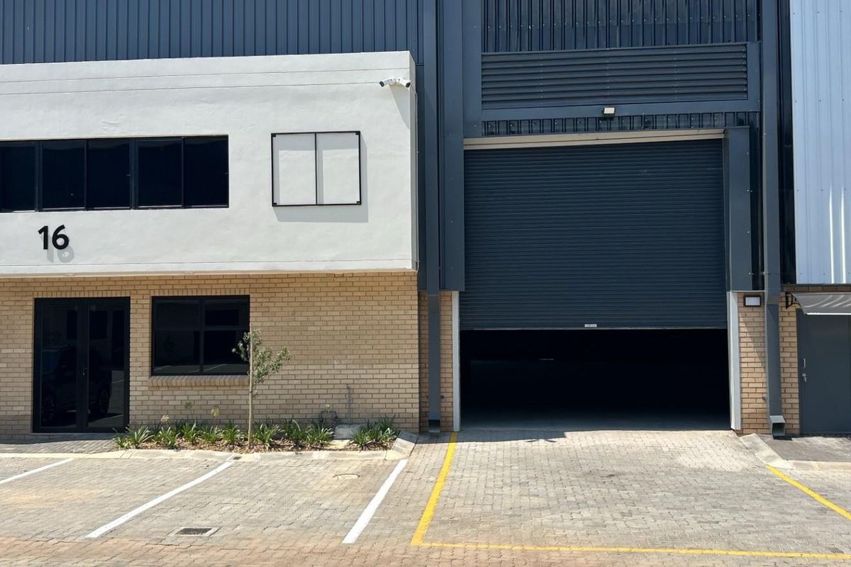 895 sqm Warehouse To Let | Silverview Business Park | Samrand - Photo 2