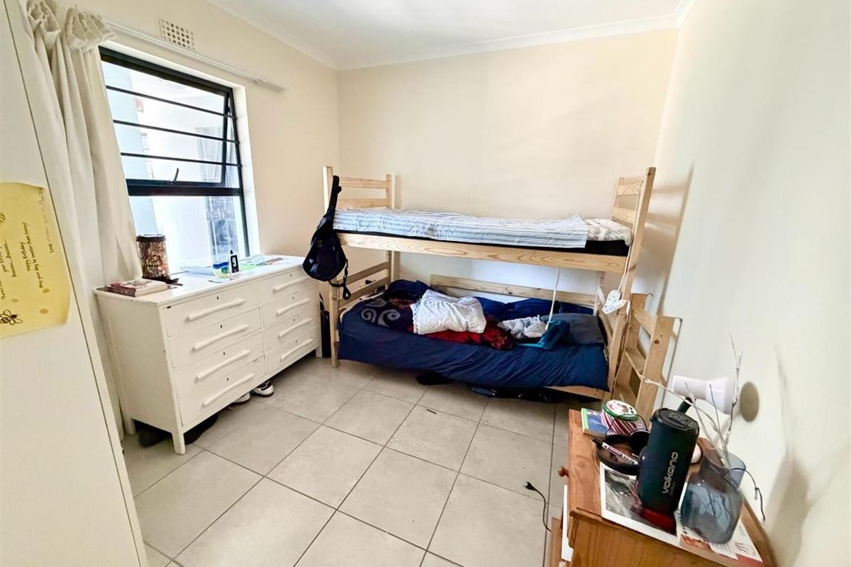 Very Neat 2-Bedroom Apartment For Sale In Parklands - Photo 3