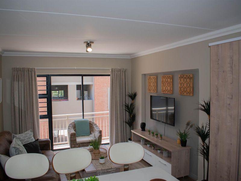 Luxury 3 Bedroom Apartment in Wildlife Reserve Setting | Strong Investment Opportunity - Photo 1