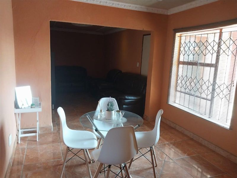 House For Sale in Protea Glen EXT 11, Soweto - Photo 3