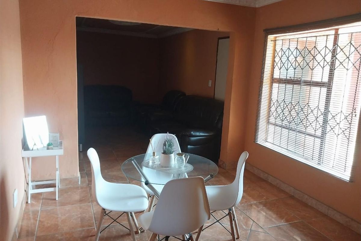 House For Sale in Protea Glen EXT 11, Soweto - Photo 3
