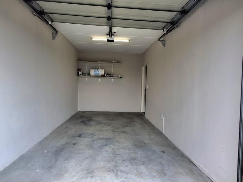 Double-Storey Home with Iconic Johannesburg Skyline Views - South Hills Lifestyle Estat - Photo 2