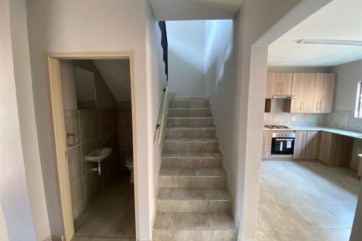 Apartment For Sale in Die Heuwel, Witbank - Photo 5