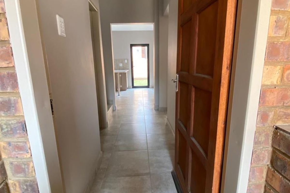 Apartment For Sale in Die Heuwel, Witbank - Photo 3