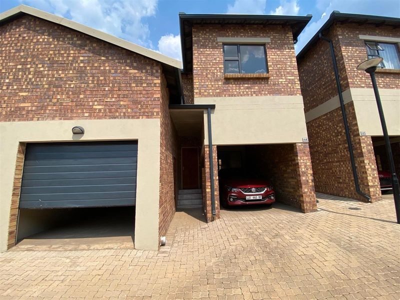 Apartment For Sale in Die Heuwel, Witbank - Photo 1