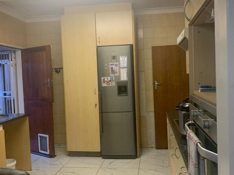 House For Sale in Castleview, Germiston - Photo 10