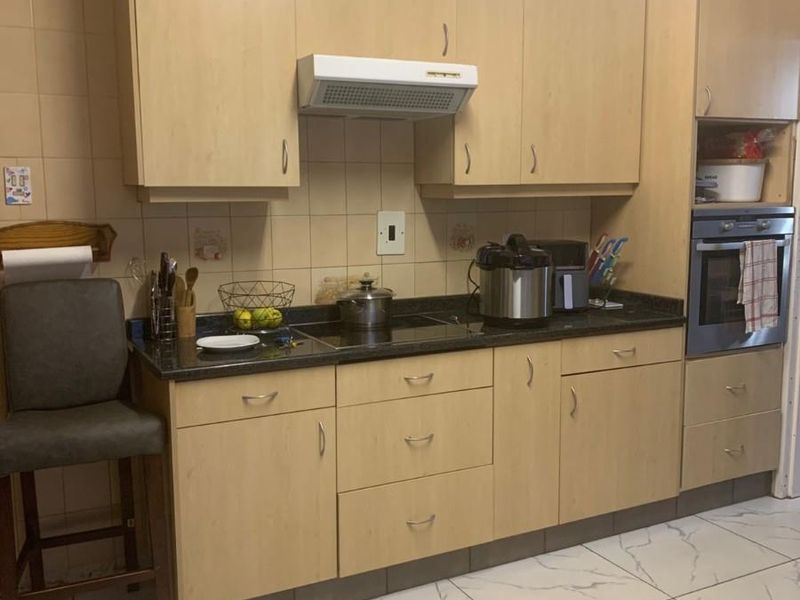 House For Sale in Castleview, Germiston - Photo 2