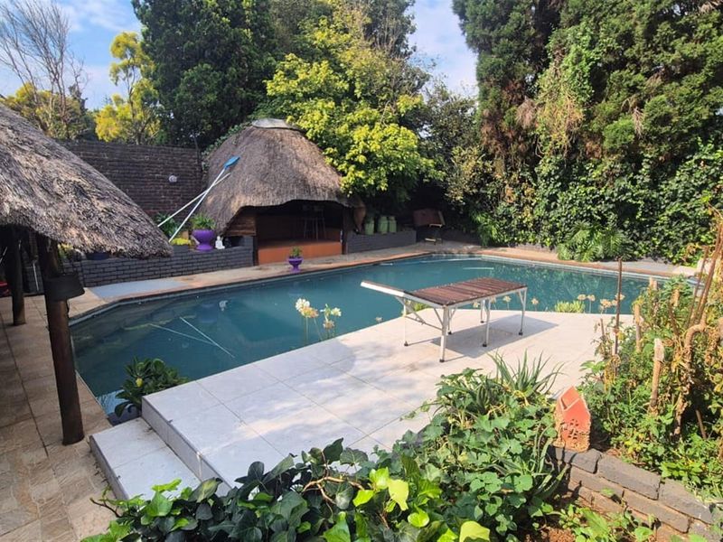 Four bedroom house in enclosed area in Sunward Park - Photo 4