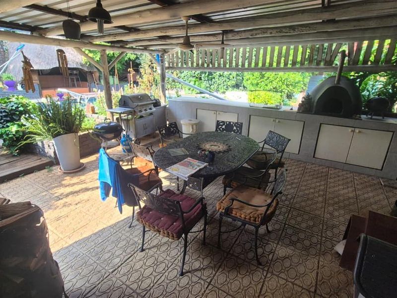 Four bedroom house in enclosed area in Sunward Park - Photo 10