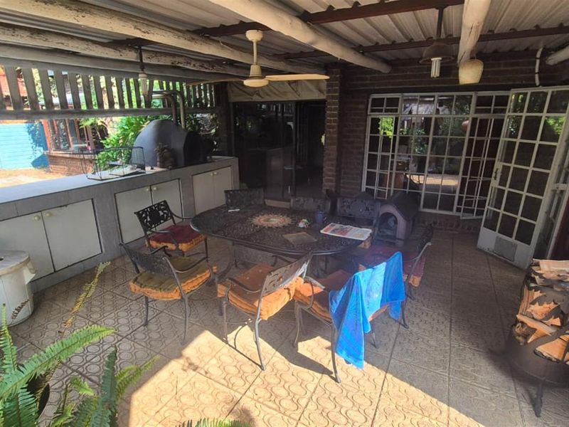 Four bedroom house in enclosed area in Sunward Park - Photo 9