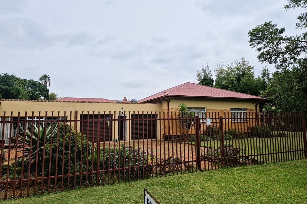 Prime Investment Opportunity in Die Bult - Family Living, Student Accommodation or Office Conversion - Photo 2