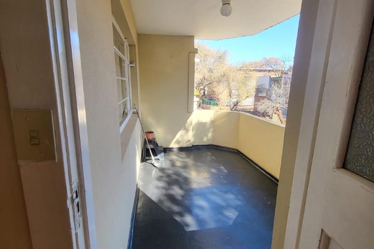 House For Sale in Bellevue, Johannesburg - Photo 2