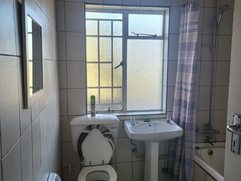 House For Sale in Bellevue, Johannesburg - Photo 9