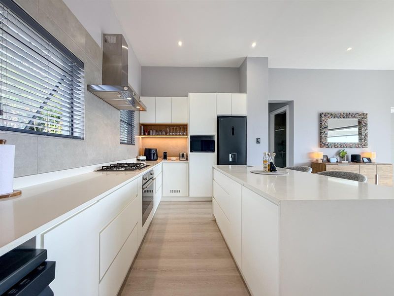 Sea View Villa in Shakas Rock - Photo 8