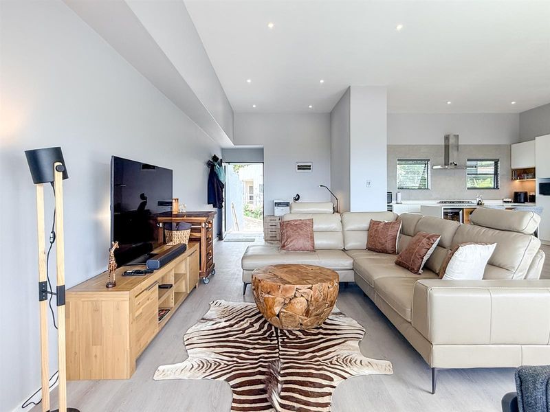 Sea View Villa in Shakas Rock - Photo 9