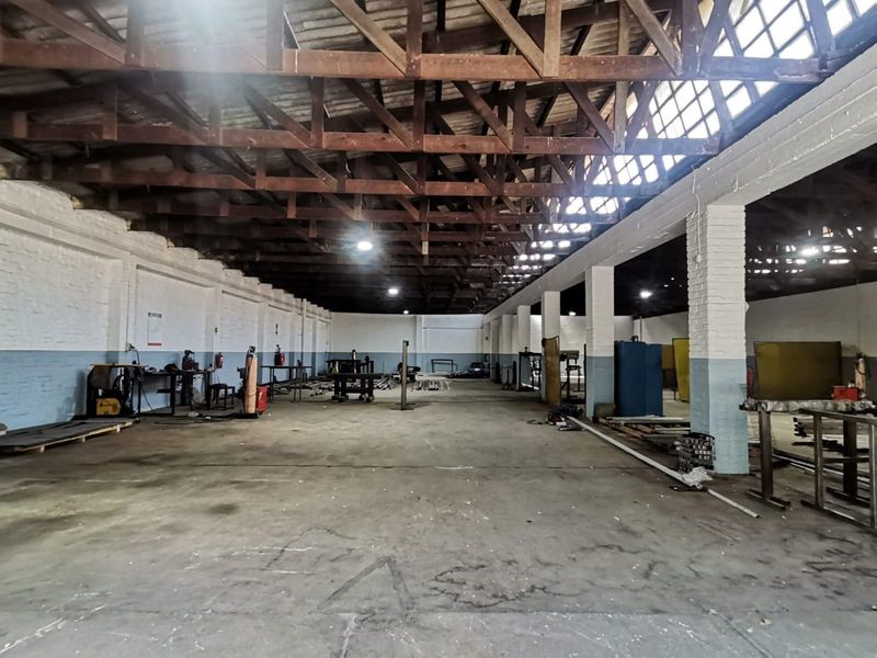 Industrial Warehouse / Workshop to rent in Paarl - Photo 2