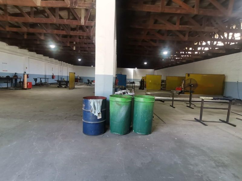 Industrial Warehouse / Workshop to rent in Paarl - Photo 8