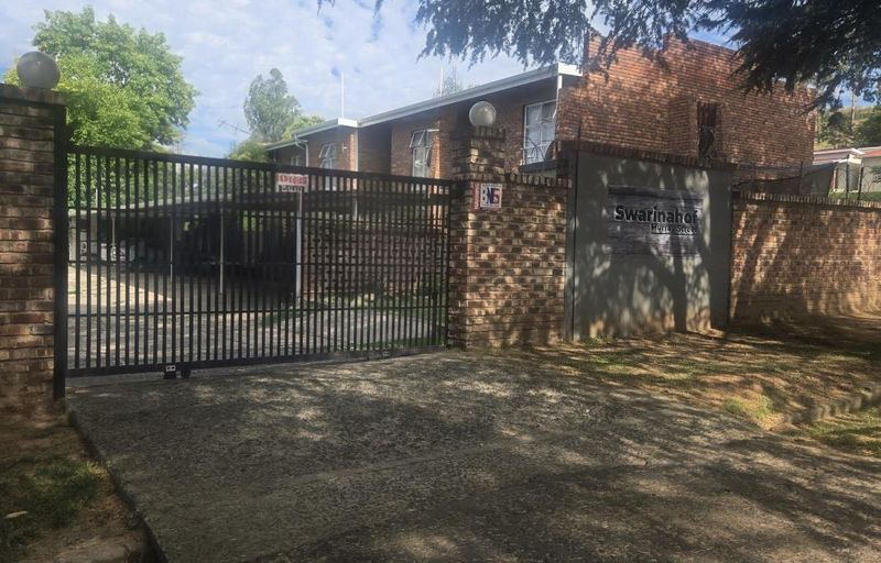 Townhouse For Sale in Bethlehem Central, Bethlehem