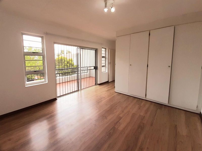 3 bed House in secure complex- Randburg - Photo 6