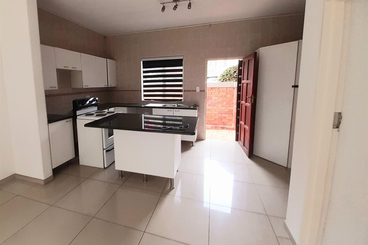 3 bed House in secure complex- Randburg - Photo 5