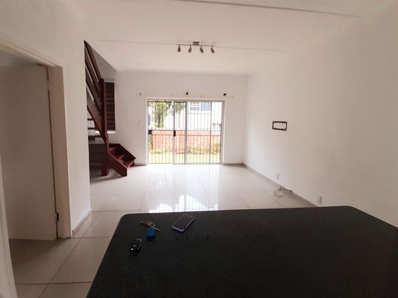 3 bed House in secure complex- Randburg - Photo 3
