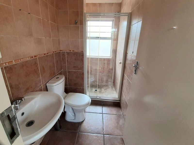 3 bed House in secure complex- Randburg - Photo 10