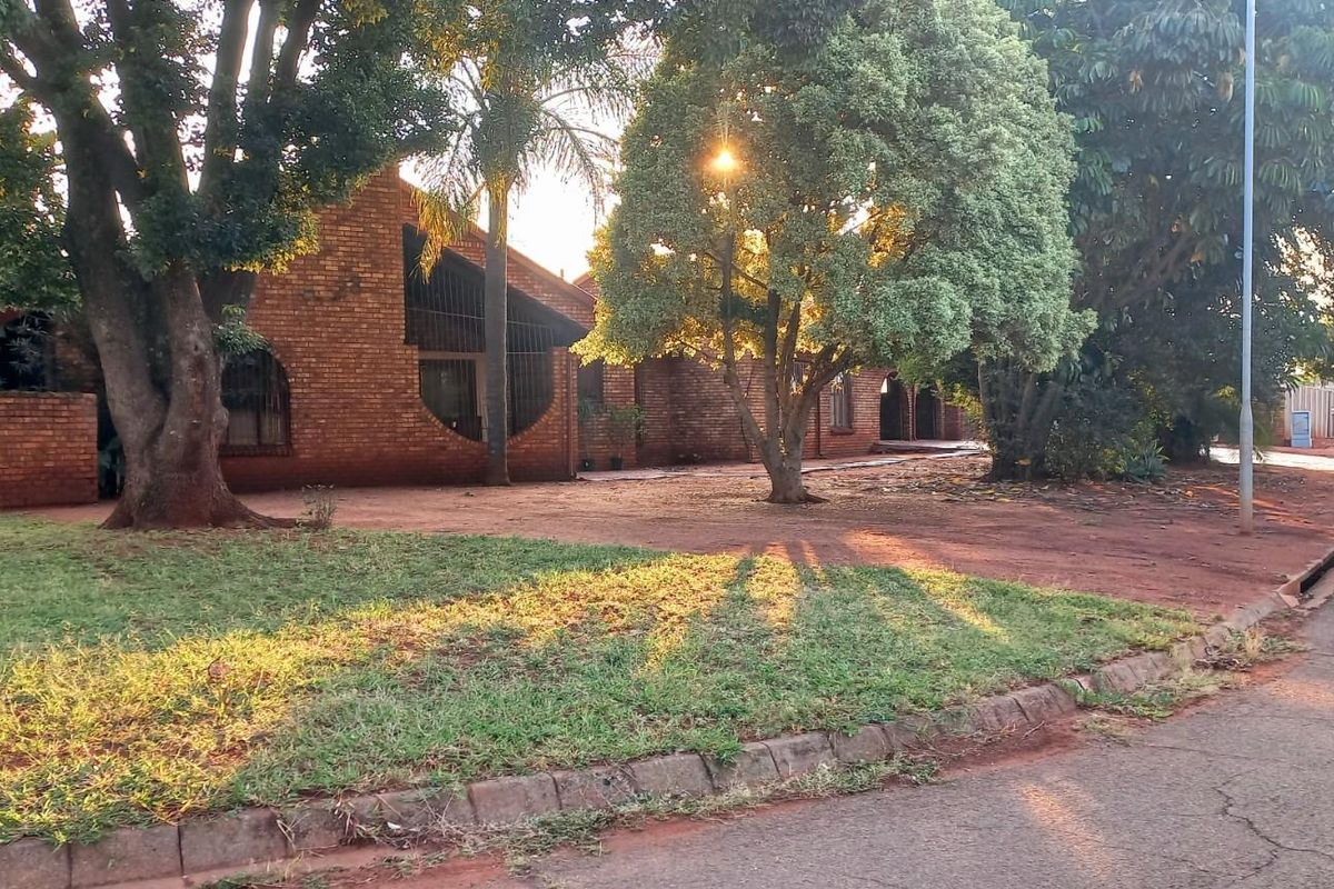 PERFECT FAMILY HOME FOR SALE - Photo 3